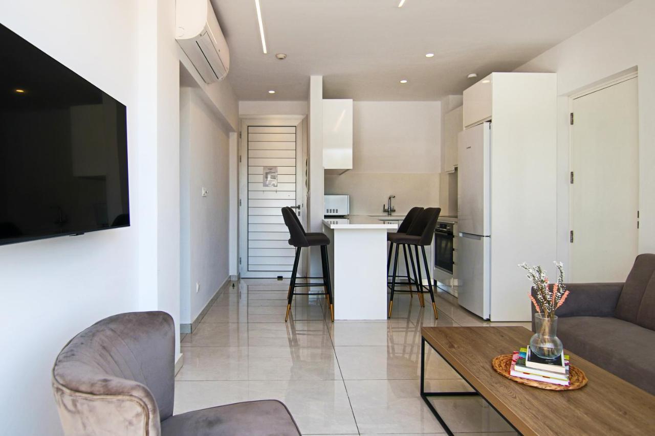 Ferienwohnung Phaedrus Living - Seaside Executive Flat Harbour 207 Paphos Exterior foto
